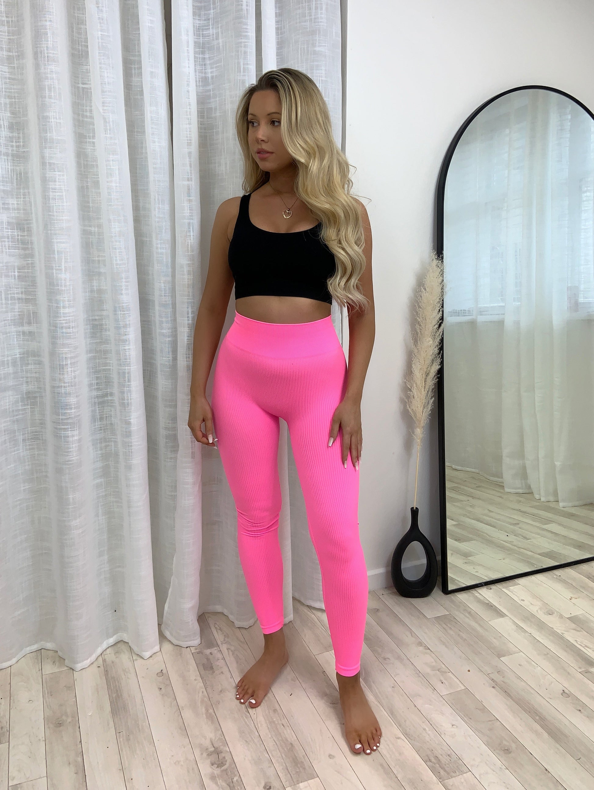 Ribbed Body Contour Gym Leggings - Dressmedolly